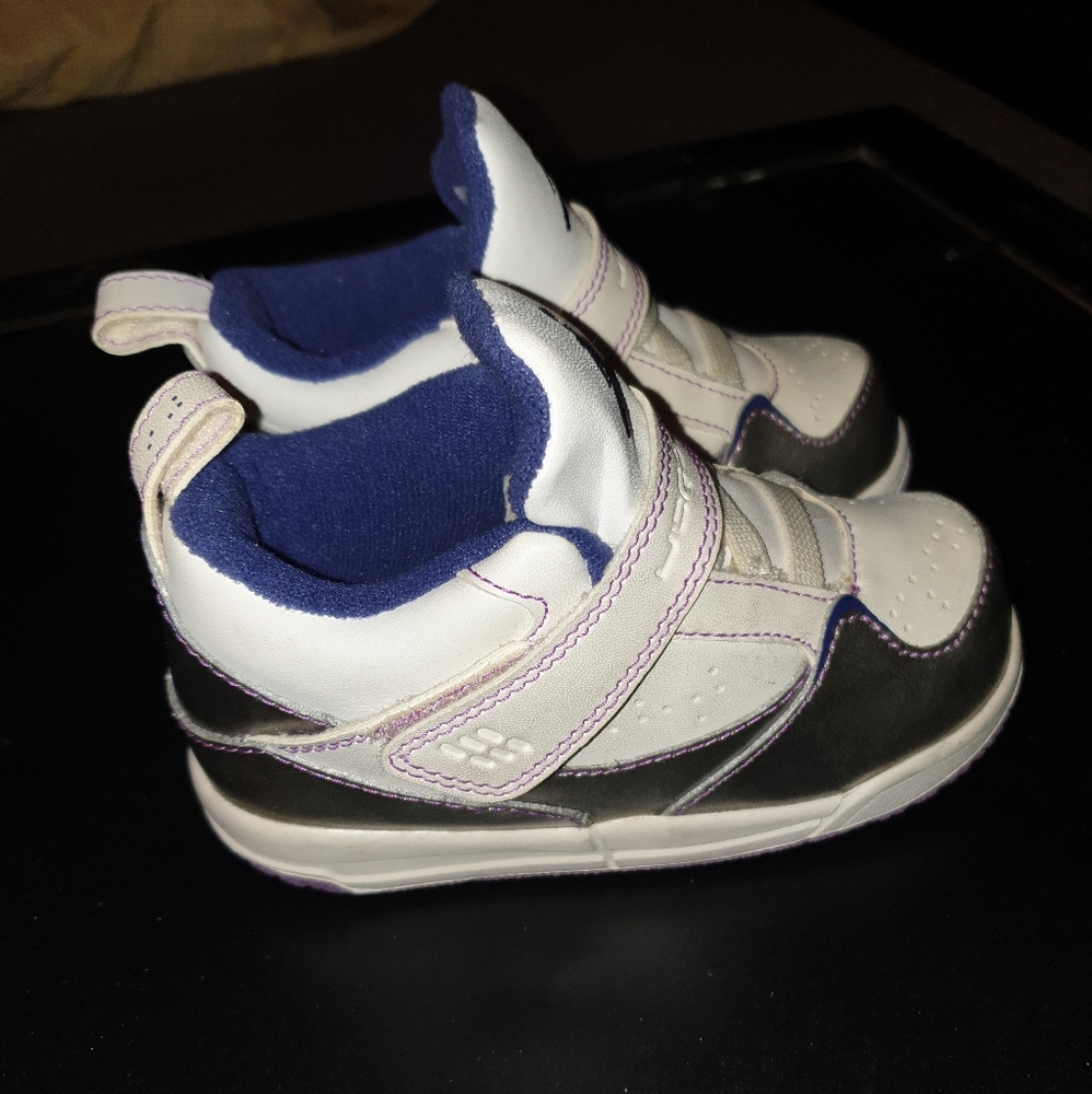 Jordan sneaker - Picture 2 of 4